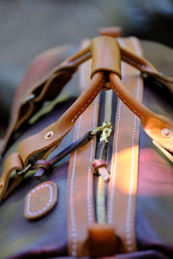 Leather bag zipper